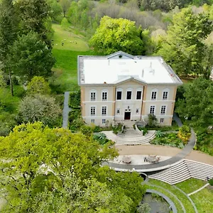 https://chateau-de-bezyl.inbrittany.com